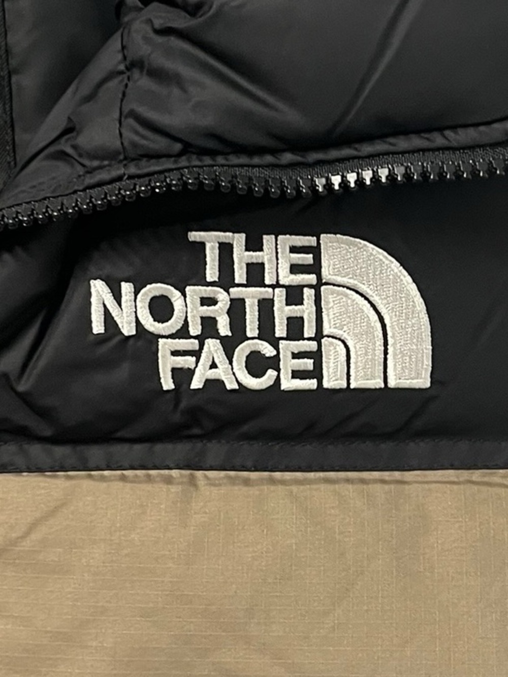 The North Face 700 Fill Down Vest Men’s Small Black Nuptse Retro Puffer NWT - Picture 4 of 10